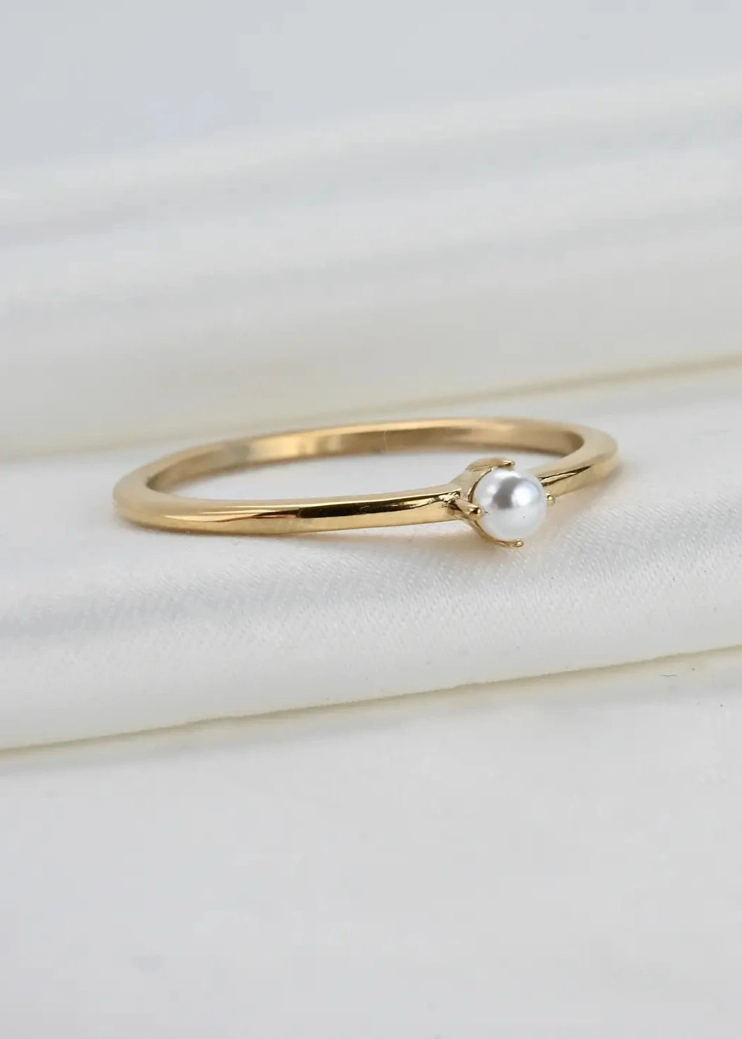 Solo Pearl Rings