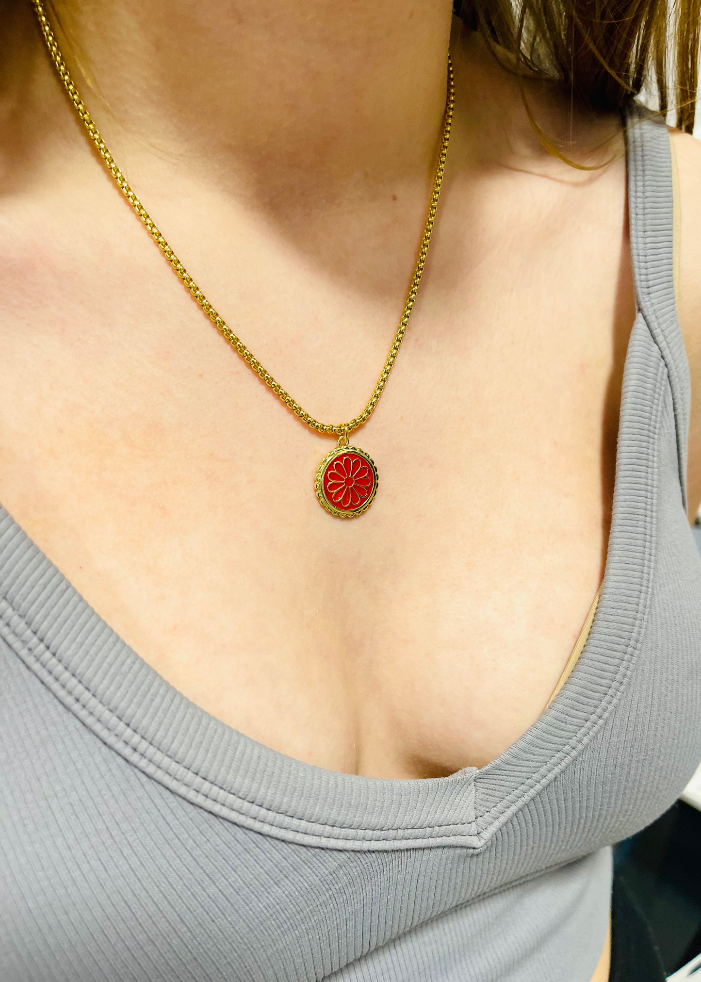 Daisy Pendant Necklace