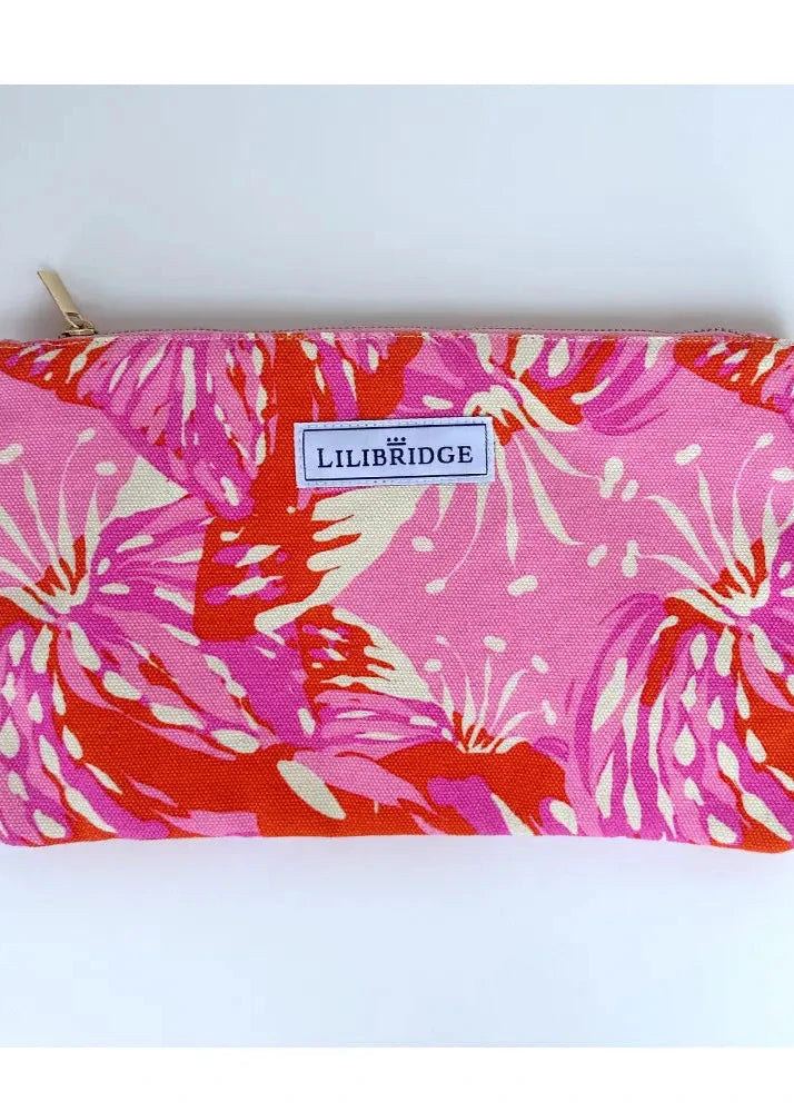 The Lilibridge Clutch, Tropics