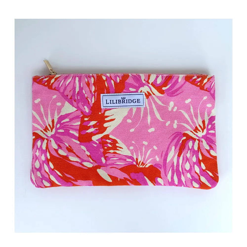 The Lilibridge Clutch, Tropics