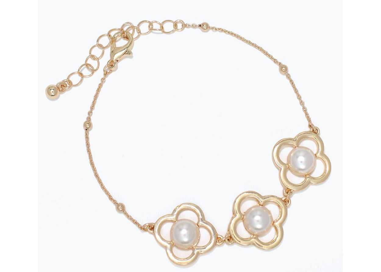 Clover with Pearl Center Bracelet