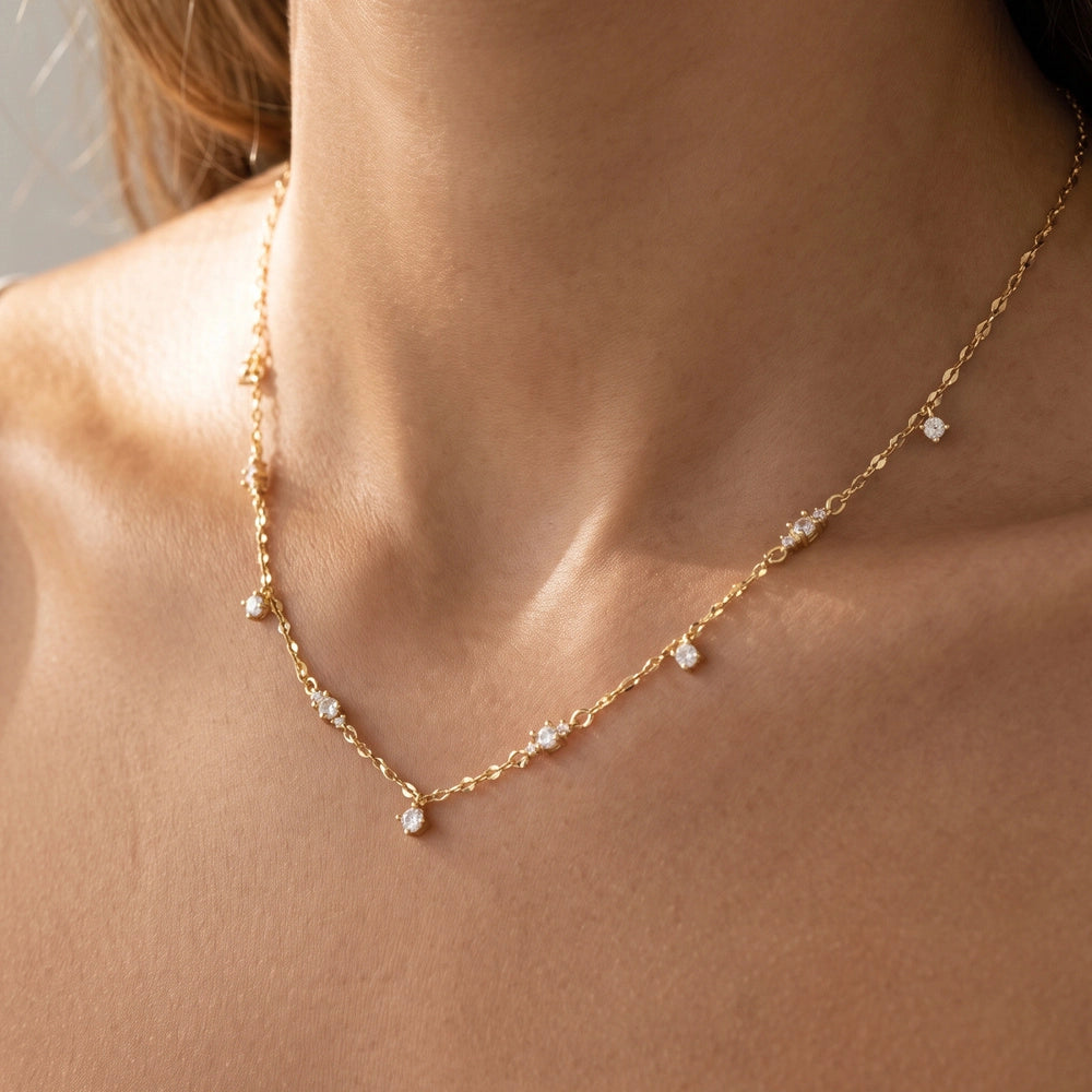 Scattered Twisted Chain Necklace