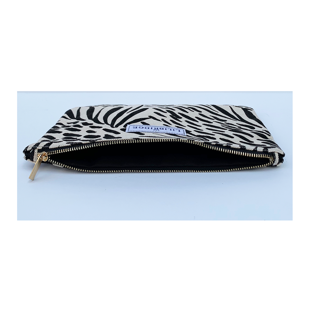 Lilibridge_Clutch_Seafeather_lining_2048x2048_85022ad5-f75f-4c3d-a83c-23c7859c86bb.png